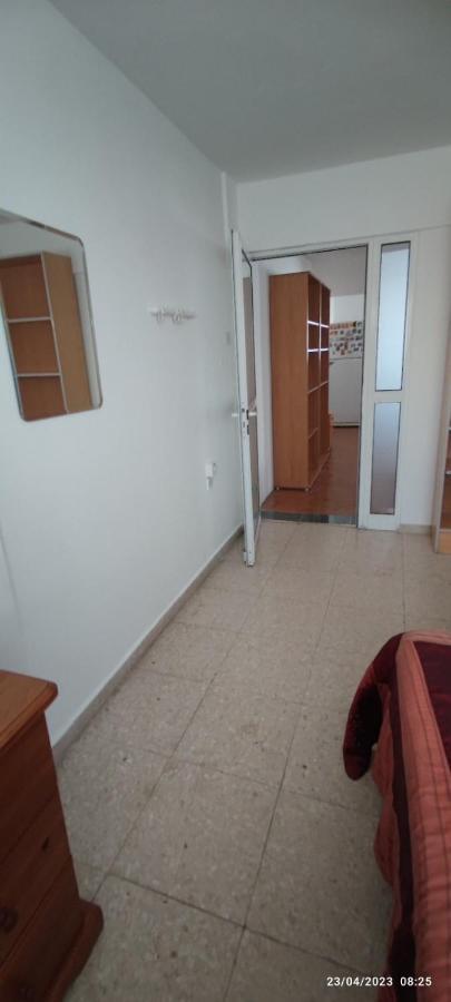 Private Bedroom Paphos Central Exteriör bild